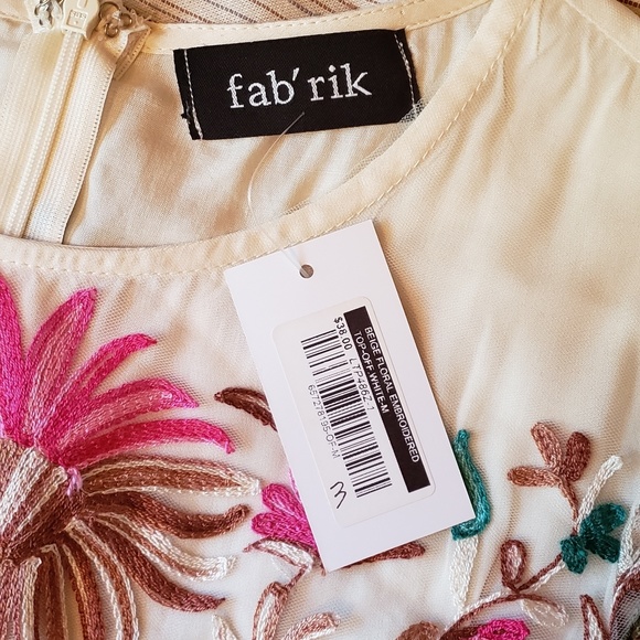 Fab'rik Embroidered Coordinating Crop Top/Short Set - Picture 6 of 7